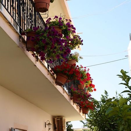 אמודיה Andrianna Apartments מראה חיצוני תמונה