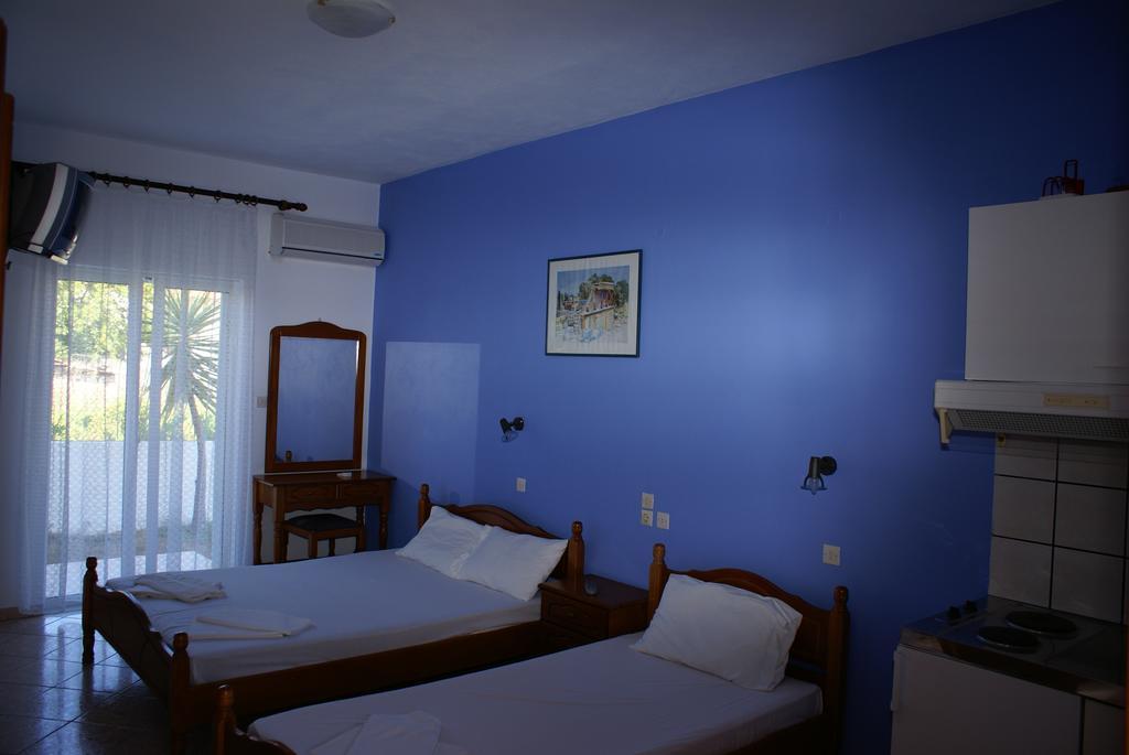 אמודיה Andrianna Apartments חדר תמונה