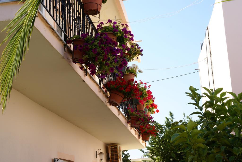 אמודיה Andrianna Apartments מראה חיצוני תמונה